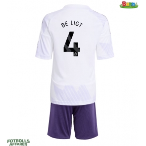 Manchester United Matthijs de Ligt #4 Bortaställ Barn 2025-26 Kortärmad (+ Korta byxor)